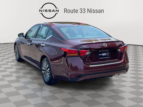 Used 2023 Nissan Altima 2.5 SV FWD image 3