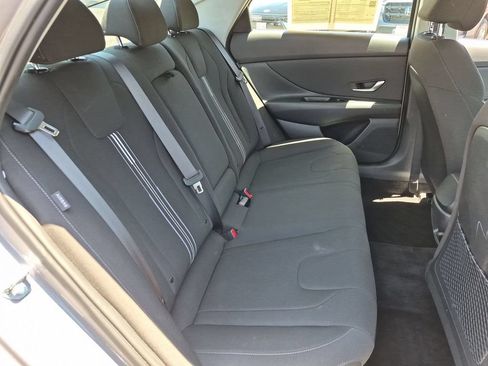 Used 2025 Hyundai Elantra SEL FWD image 30
