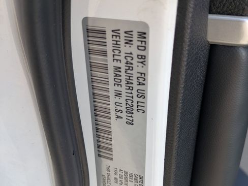 New 2026 Jeep Grand Cherokee Altitude AWD/4WD image 33