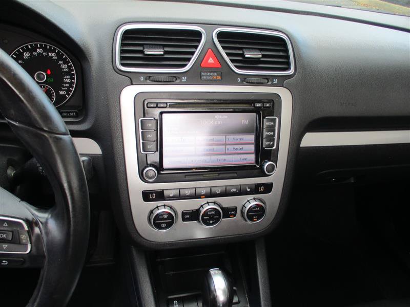 Used 2013 Volkswagen Eos Komfort FWD image 14