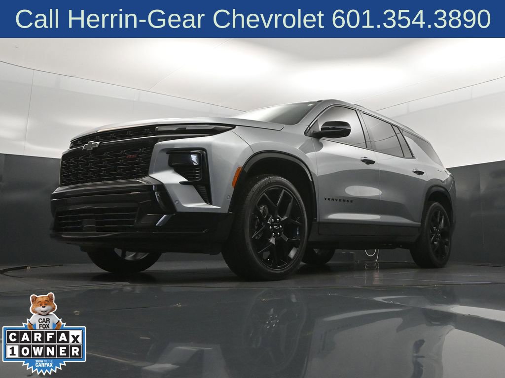 Used 2026 Chevrolet Traverse RS w/ LPO, Floor Liner Package FWD image 38