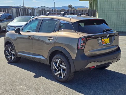 New 2026 Nissan Kicks SV w/ Cold Weather Package image 5