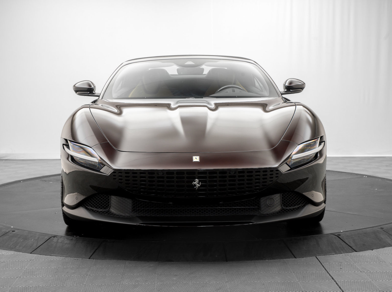 Used 2026 Ferrari Roma Spider RWD image 10