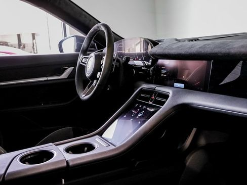 Certified 2025 Porsche Taycan Turbo GT image 36