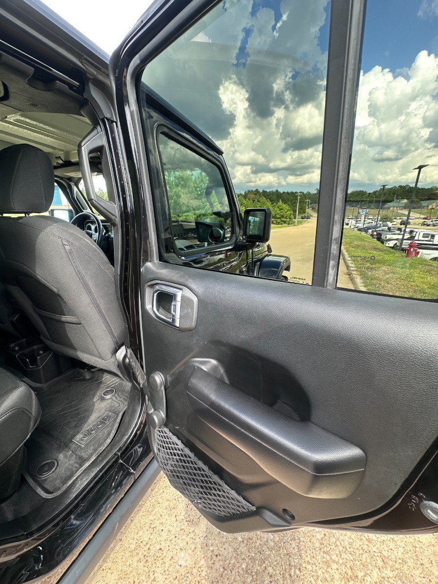 Used 2021 Jeep Gladiator Sport AWD/4WD image 23