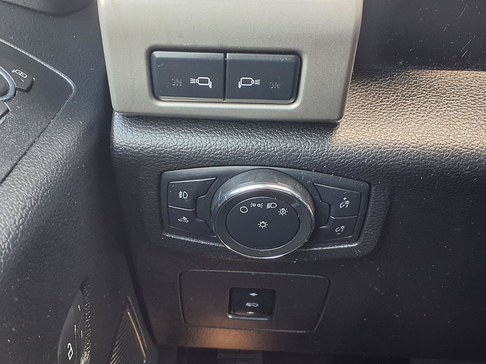 Used 2016 Ford F150 Lariat w/ Equipment Group 501A Mid RWD image 9
