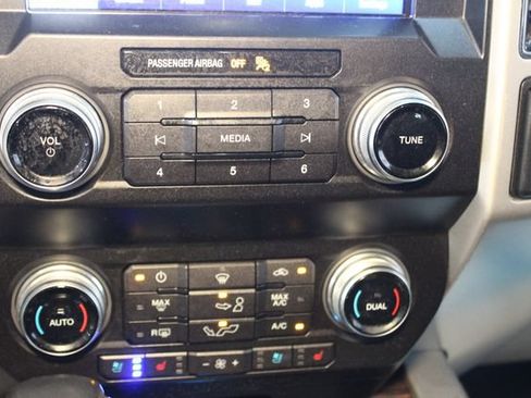 Used 2019 Ford F150 Lariat w/ Equipment Group 502A Luxury AWD/4WD image 28