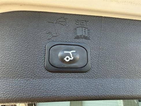 Used 2018 Ford Escape SEL AWD/4WD image 24