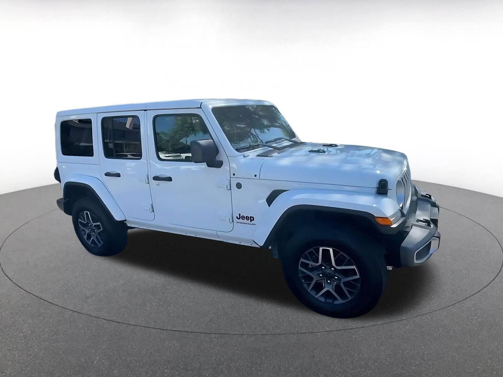 Used 2025 Jeep Wrangler Unlimited Sahara AWD/4WD image 2