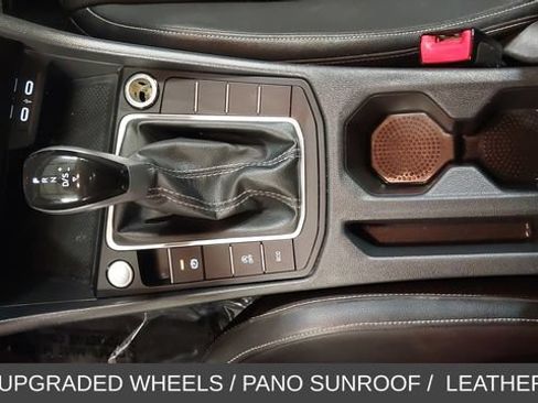 Used 2024 Volkswagen Jetta SE w/ Panoramic Sunroof Package FWD image 29