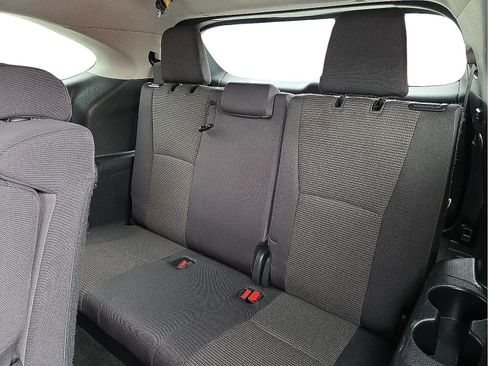 Used 2024 Toyota Highlander LE image 10