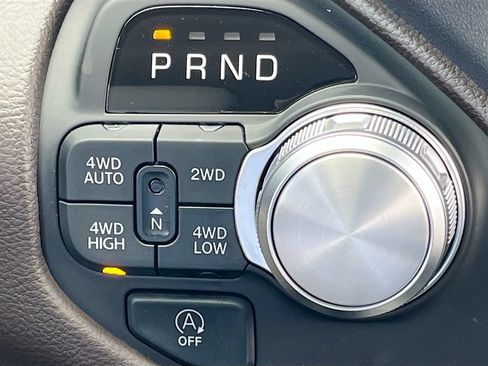 Used 2025 RAM 1500 Laramie AWD/4WD image 17