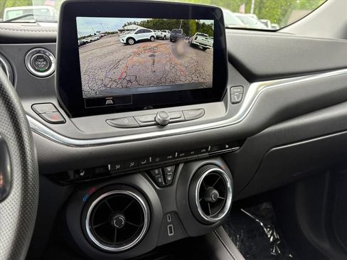Used 2024 Chevrolet Blazer LT w/ Convenience Package FWD image 10