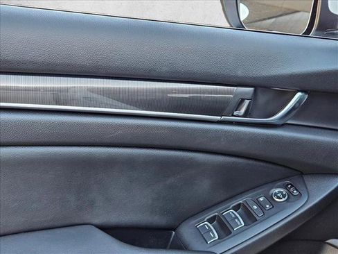 Used 2020 Honda Accord Sport image 9