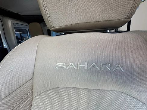 Used 2020 Jeep Wrangler Unlimited Sahara AWD/4WD image 9