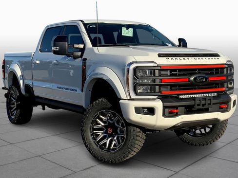 Used 2024 Ford F250 Lariat w/ Lariat Ultimate Package image 2