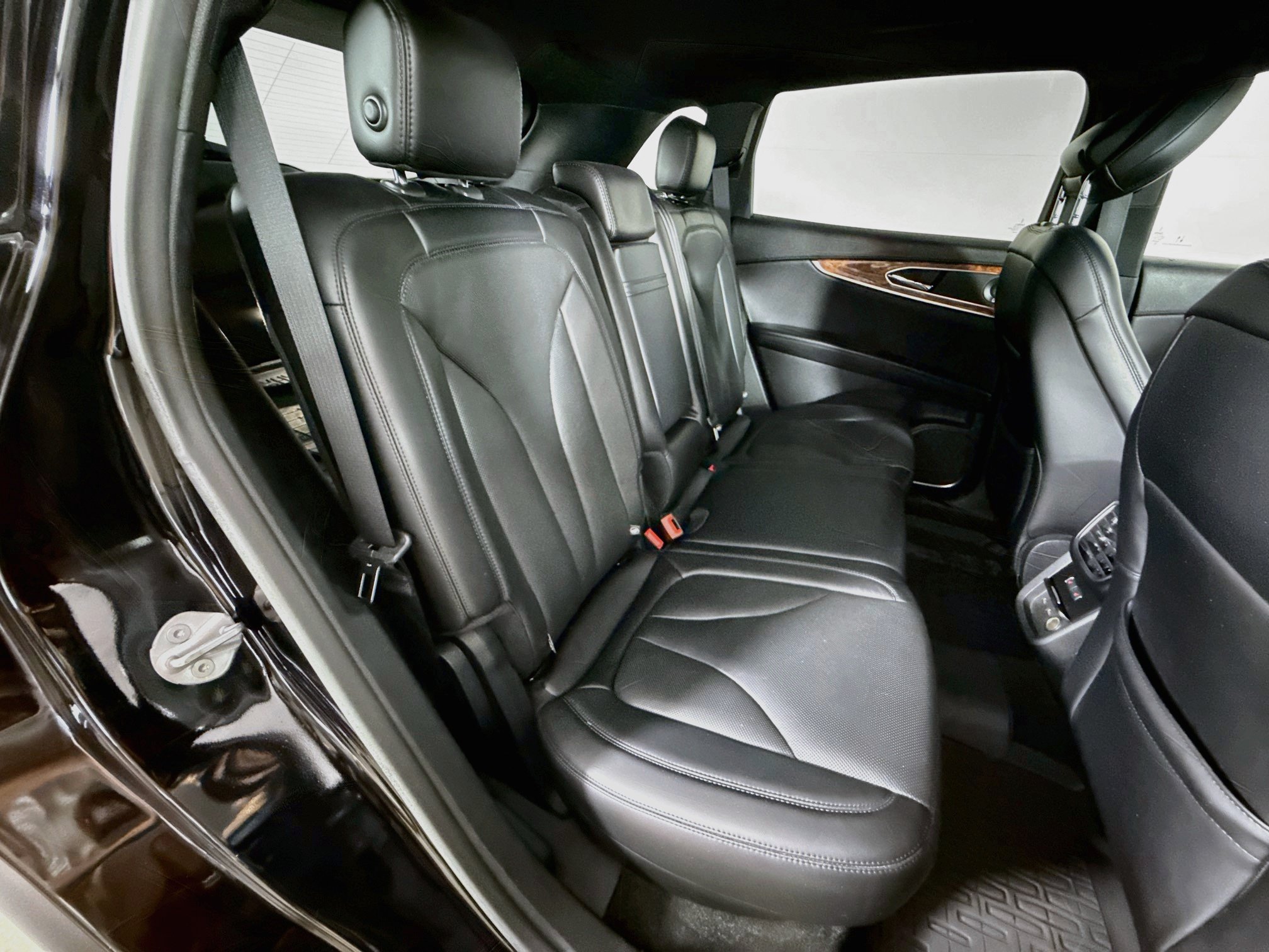 Used 2020 Lincoln Nautilus Reserve AWD/4WD image 36