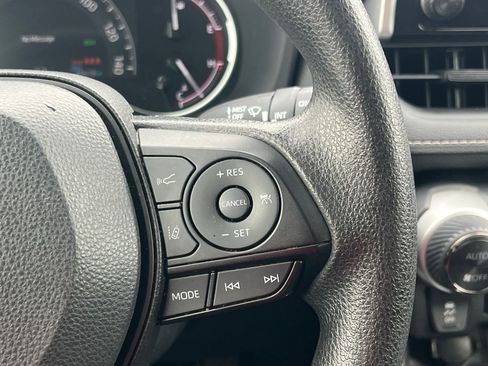 Used 2024 Toyota RAV4 XLE image 27