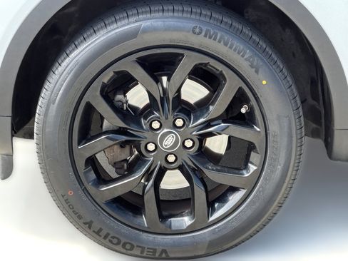 Used 2017 Land Rover Discovery Sport HSE AWD/4WD image 12