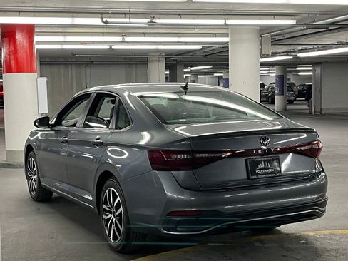 New 2026 Volkswagen Jetta SE image 4