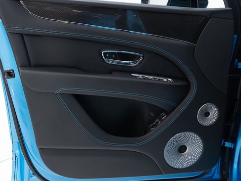 Certified 2025 Bentley Bentayga image 11