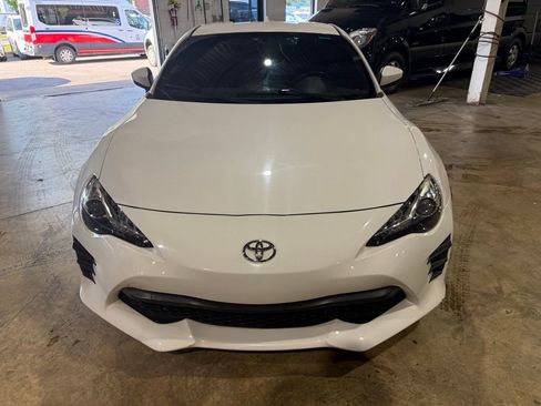 Used 2017 Toyota 86 860 Special Edition RWD image 2