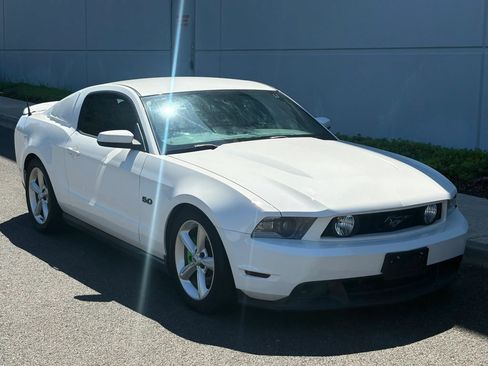 Used 2011 Ford Mustang GT Premium w/ Electronics Pkg RWD image 8