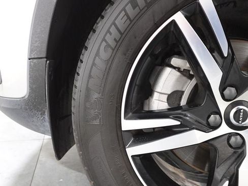 Used 2025 Volvo XC40 B5 Core AWD/4WD image 35