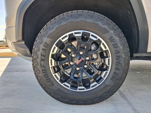 Used 2026 GMC Canyon AT4 w/ AT4 Premium Package AWD/4WD image 29