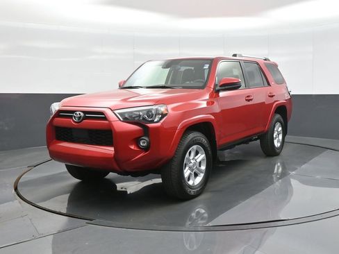 Certified 2024 Toyota 4Runner SR5 AWD/4WD image 3
