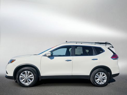 Used 2016 Nissan Rogue SV w/ SV Premium Package AWD/4WD image 2
