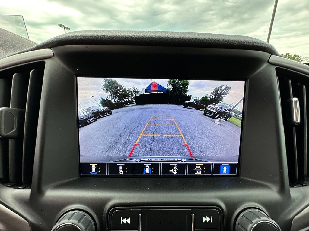 Certified 2023 GMC Terrain AT4 w/ Tech Package AWD/4WD image 32