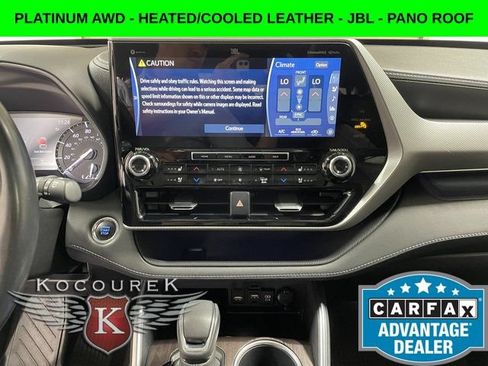 Used 2020 Toyota Highlander Platinum AWD/4WD image 16