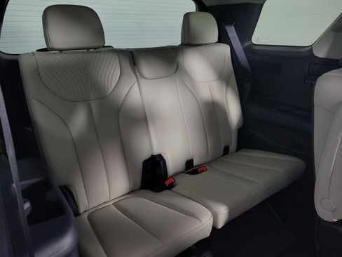 Used 2024 Hyundai Palisade Calligraphy image 17