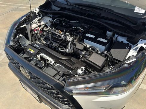 Used 2023 Toyota Corolla Cross L FWD image 5