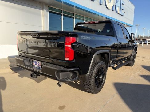 Used 2025 Chevrolet Silverado 2500 LT w/ Trail Boss Package image 5