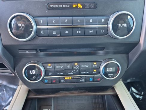 Used 2018 Ford Expedition Platinum AWD/4WD image 35