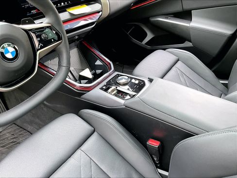 Used 2025 BMW X3 xDrive30i w/ Premium Package image 19