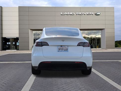 Used 2025 Tesla Model Y Long Range image 6