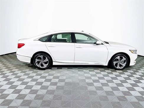 Used 2018 Honda Accord EX image 9