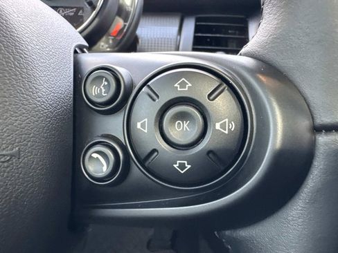 Used 2021 MINI Cooper 4-Door Hardtop image 23