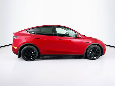 Used 2022 Tesla Model Y Long Range image 10