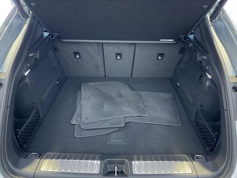 Certified 2025 Porsche Macan 4S Electric image 28