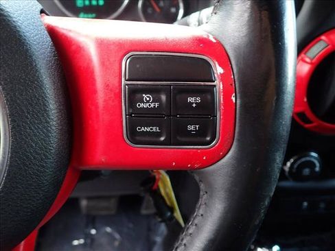 Used 2018 Jeep Wrangler Unlimited Sahara AWD/4WD image 13