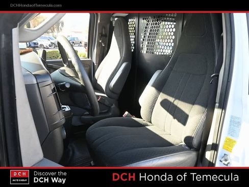 Used 2024 GMC Savana 2500 w/ Driver Convenience Package image 18