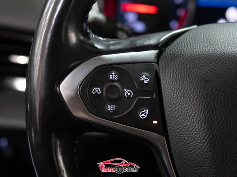 Used 2020 Chevrolet Traverse LT w/ Driver Confidence II Package image 25