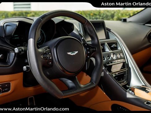 Used 2023 Aston Martin DBS Coupe image 11