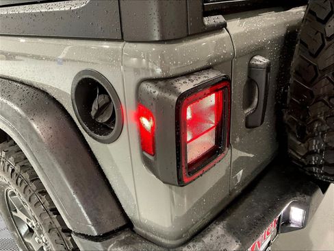 Used 2021 Jeep Wrangler Unlimited Sport AWD/4WD image 23
