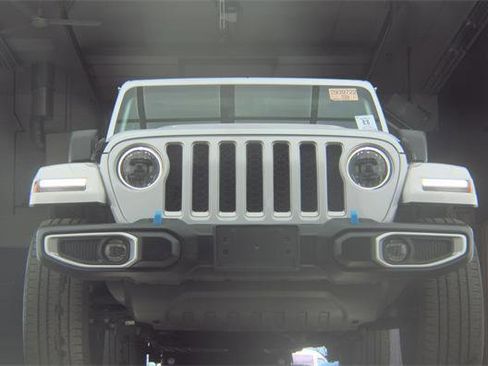 Used 2023 Jeep Wrangler Unlimited Sahara w/ Cold Weather Group AWD/4WD image 3