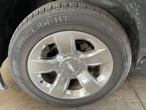 Used 2015 Chevrolet Suburban LTZ AWD/4WD image 26